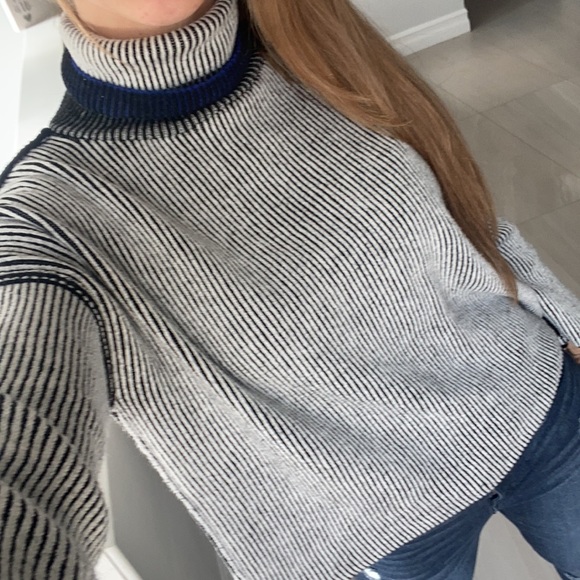 Theo & Spense Turtleneck - Picture 6 of 8